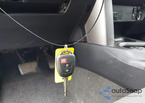 2018 Toyota Rav4 Le z USA, uszkodzony, nr VIN JTMZFREV8JJ167247